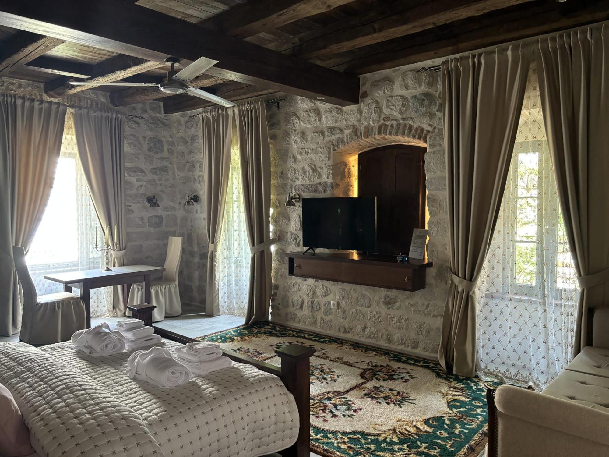 Kazin Supreme Hotel Kotor Eksteriør billede